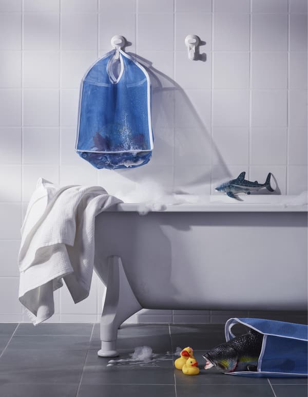 IKEA LÅDDAN mesh bag for both storing and drying children’s toys in one step