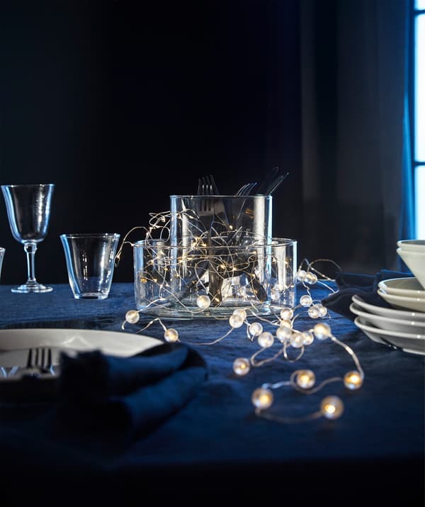 IKEA SNÖYRA/스뇌위라 LED체인조명으로 어느 때나 축제 분위기를 연출해보세요.