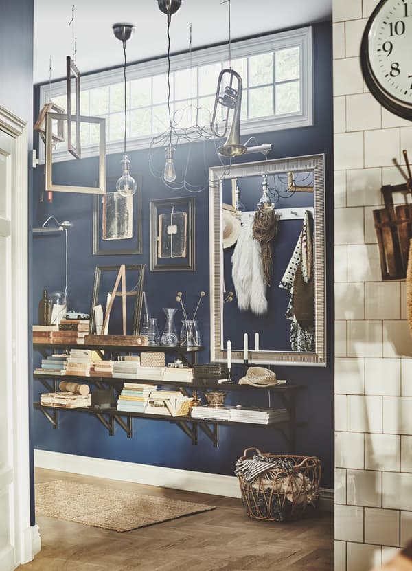 IKEA SONGE glass mirror is plated with a silver coloured frame for an added sense of luxury and stylish flair.