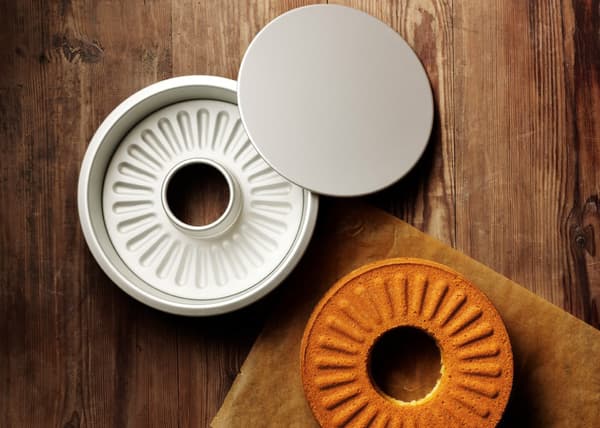 IKEA VARDAGEN Loose-base cake tin