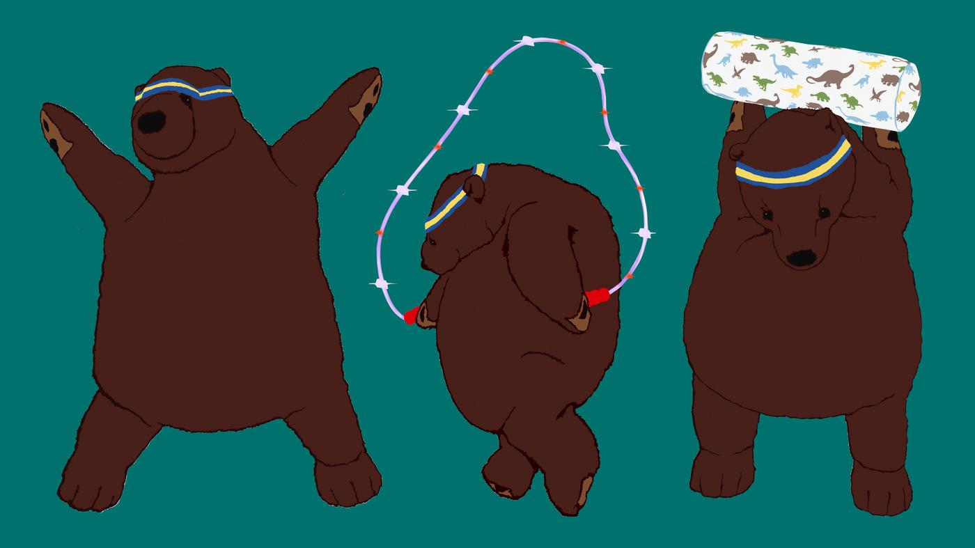 Illustrated DJUNGELSKOG brown bear is doing exercises using a LUSTIGT jump rope and a JÄTTELIK cushion.