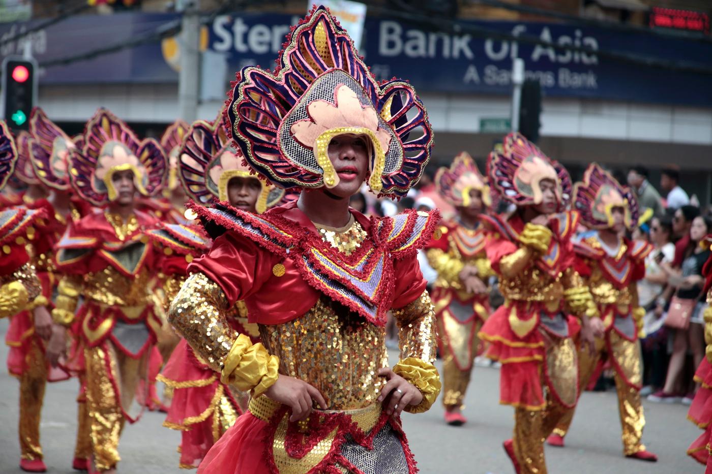Image by: Chloe Evans http://unsplash.com/photos/people-in-red-and-gold-traditional-dress-CXgipFEHrq4