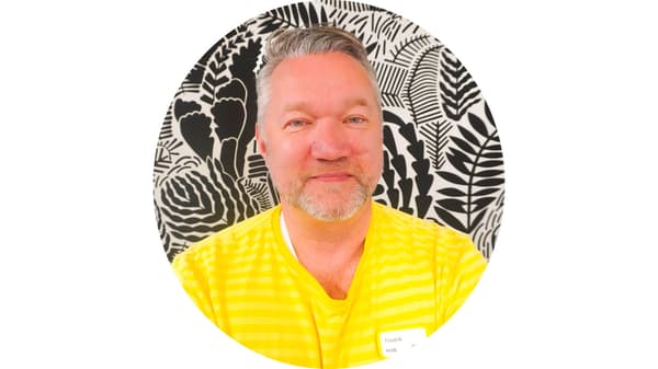 Image of an IKEA store manager