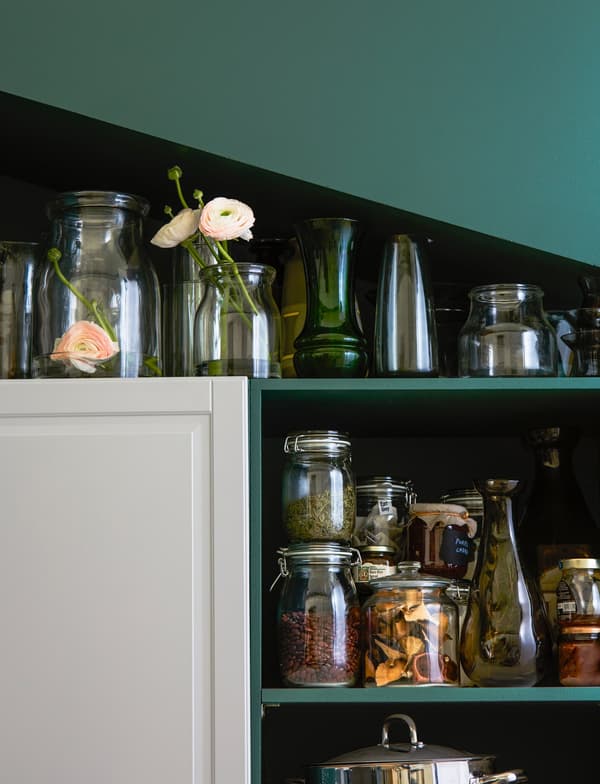 Jars and vases in different heights can be used in spaces with a sloping roof.