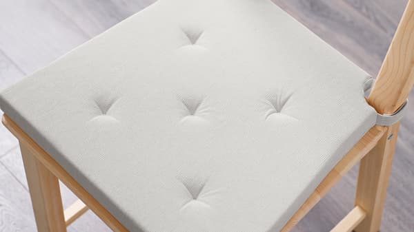 JUSTINA – Chair pads that are simple and stylish, but above all, comfy.