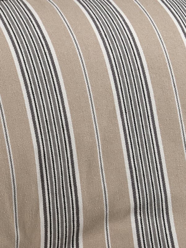 Karlshov beige.