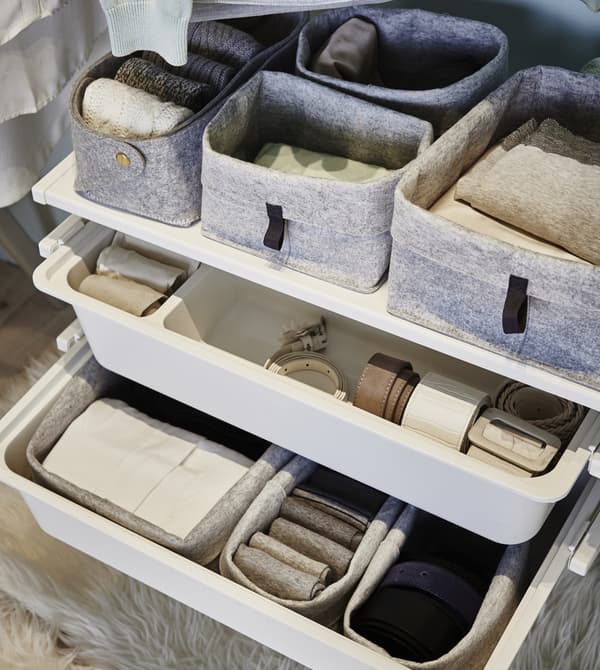 Keep smaller items neatly and tidy in smaller felt organisers and interior organisers in drawers.