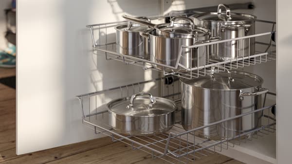 Kitchen wire basket storage