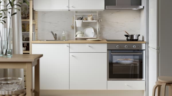 KNOXHULT unit kitchen.
