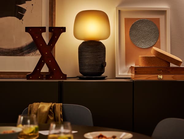 Lampa SYMFONISK s reproduktorem