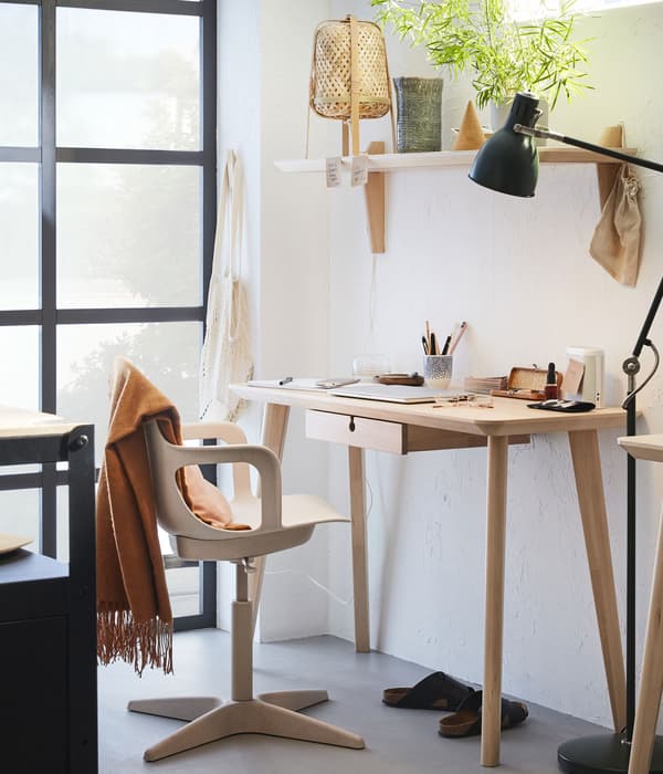 LISABO Bureau, frêne plaqué.