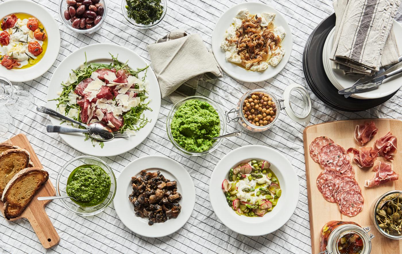 Looking for new tableware? IKEA has a wide selection of styles, such as VARDAGEN series. Simple yet timeless tableware with a traditional style, soft, round shapes and attention to detail that frames the food on your table well.