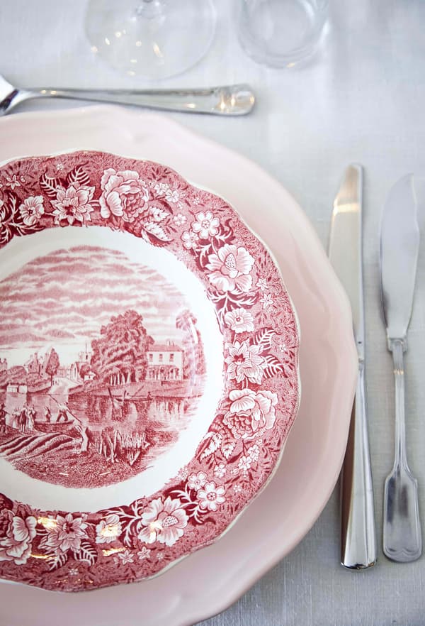 Mix and match your crockery.