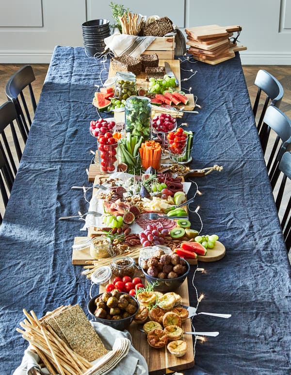 Ne passe plus ton temps derrière les fourneaux à préparer un dîner fastueux! Pense plutôt à notre assortiment de plats préparés. Résultat: moins de pression et plein de compliments.