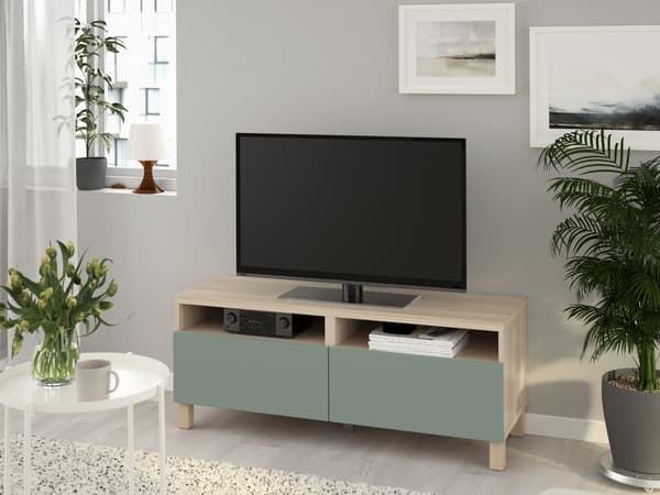 木製のテレビ台