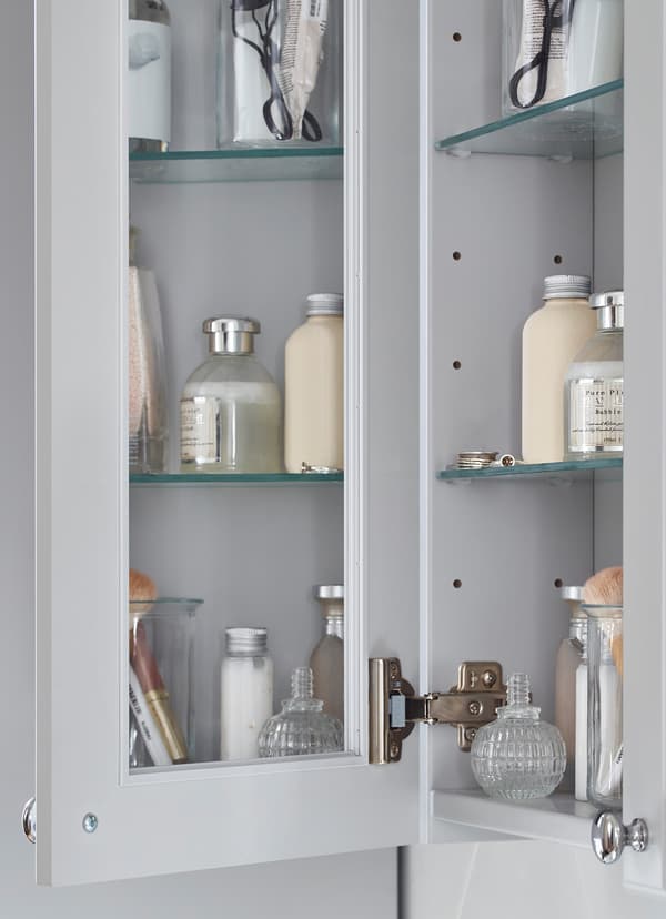 Organise your bathroom easily with IKEA GODMORGON furniture series. The white drawers come with fully extendable doors with a silent close function.