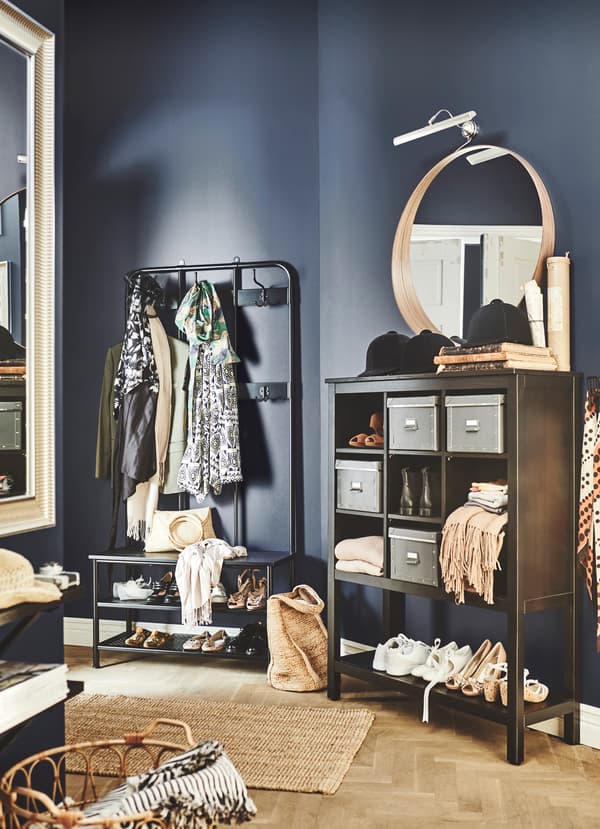 Organise your hallway with IKEA HEMNES storage unit and PINNIG coat rack. This duo keeps your items and shoes in place with an integrated bench and shoe storage shelves.