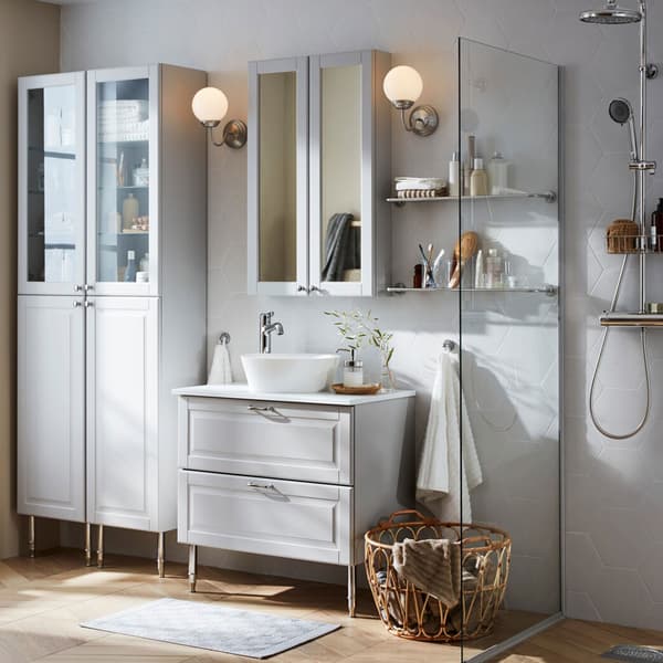 Organizza facilmente il tuo bagno con i mobili della serie GODMORGON. I cassetti bianchi sono a estrazione totale e a chiusura silenziosa – IKEA