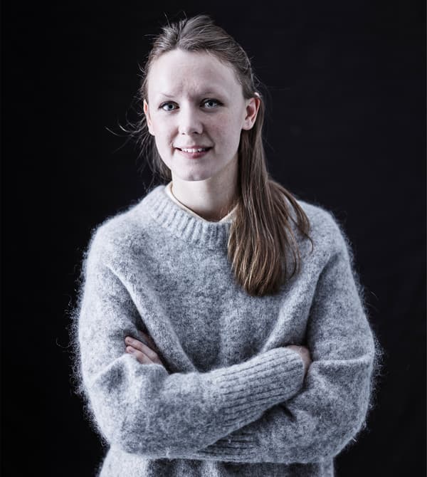Photo d’Emma, décoratrice d’intérieur IKEA.