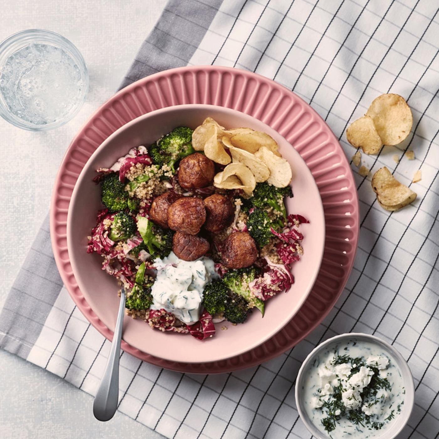 Plant balls with quinoa salad