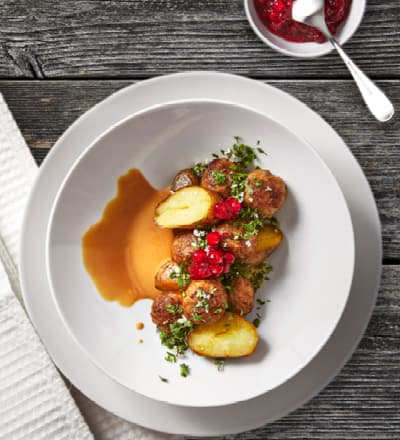 Plant balls with roasted potatoes
