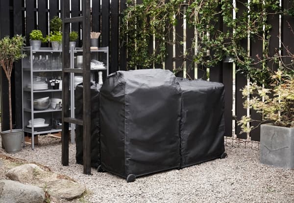 Protégez votre cuisine d’extérieur des intempéries grâce à des housses de protection sur mesure.
