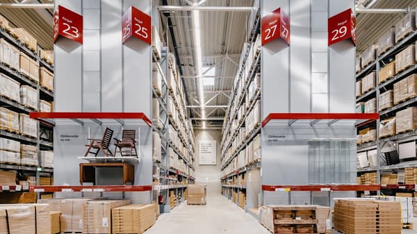 Samopostrežni prostor v trgovini IKEA.