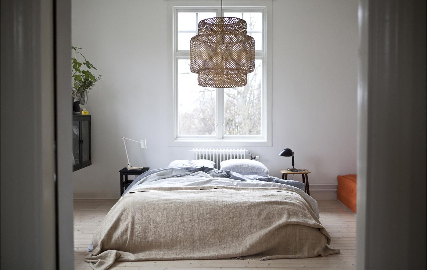 Shalony and Niclas’s calming bedroom.