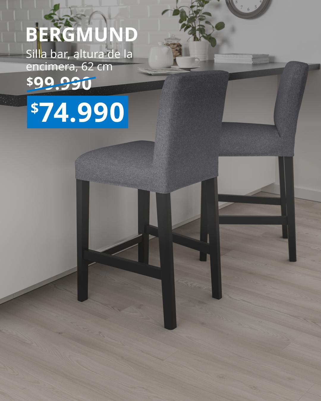 Silla bar BERGMUND de 62 cm, con estructura negra, asiento acolchado y funda Gunnared gris con respaldo.