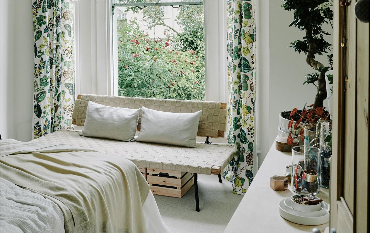 Simple spring update ideas for your bedroom