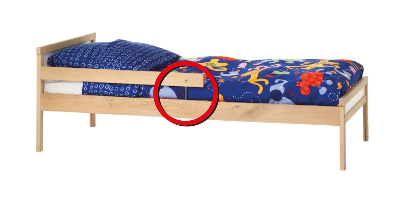 SNIGLAR junior bed with red circle highlighting around the affected metal rod