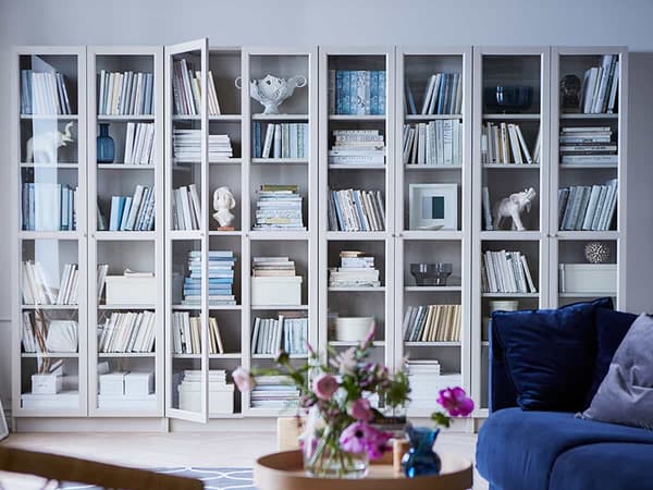Store and show off with beautiful bookshelves