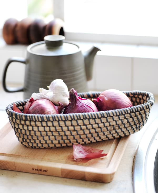Store vegetables in baskets.