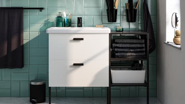 Système ENHET pour la salle de bain.