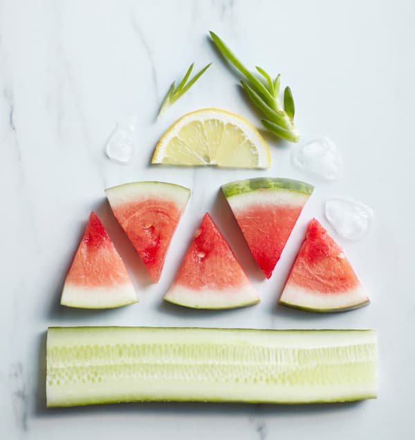 The ingredients for a smoothie are laid out in a graphic manner.