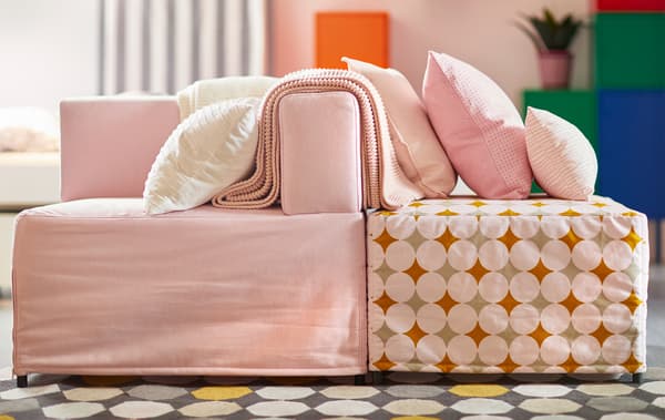 The new KUNGSHAMN sofa in  two different covers.