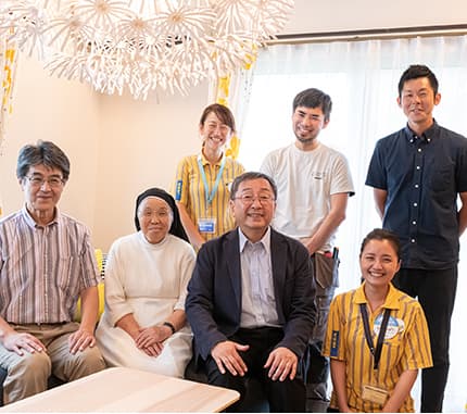 仙台天使園とIKEAスタッフの集合写真。