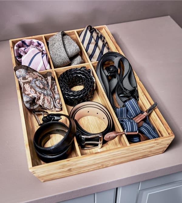 Transformez notre range-couverts VARIERA en rangement malin pour les accessoires.