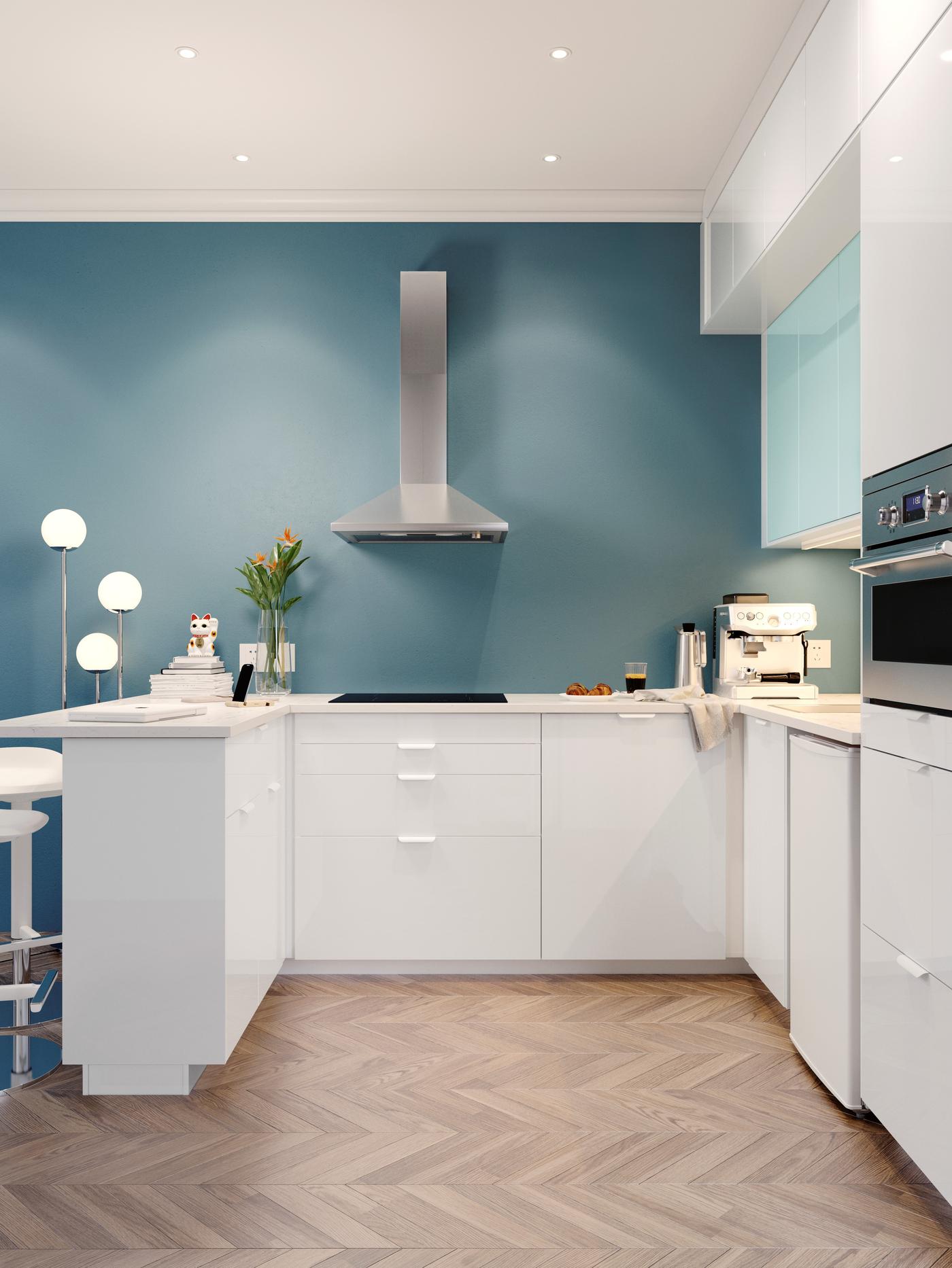 U shaped kitchen