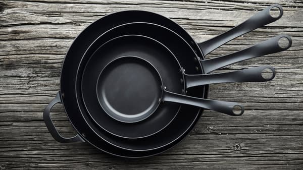 VARDAGEN cookware series.