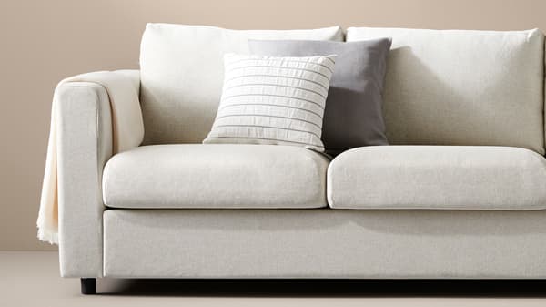 VIMLE ljusbeige soffa. 