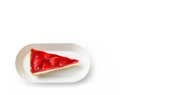 Vzorová porce jahodového cheesecake. 