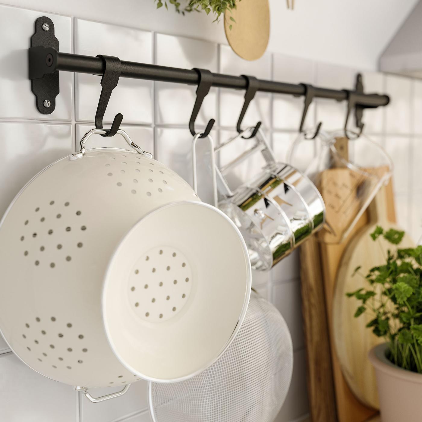 Wall storage