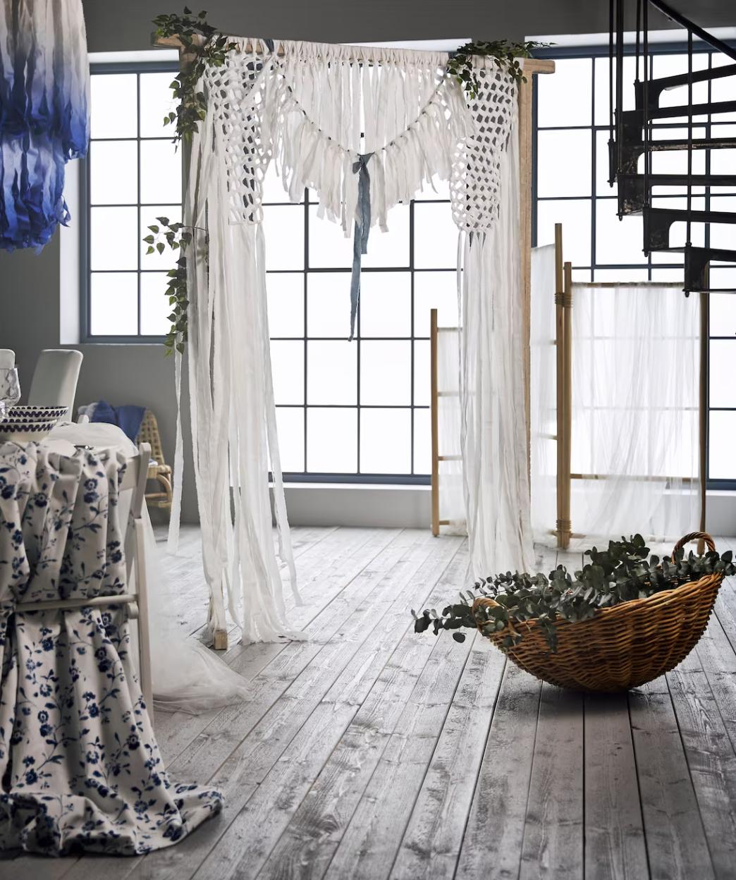 Welcome the wedding season in style.