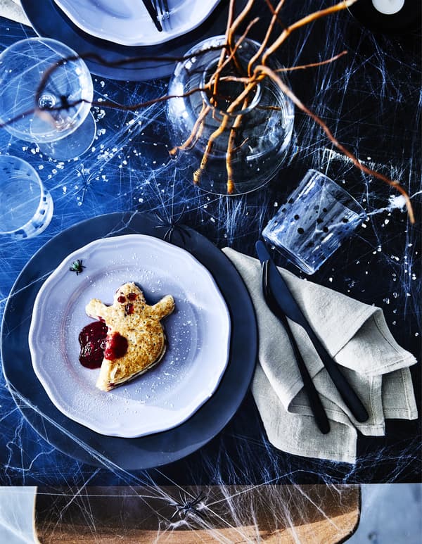 Why not prepare some Halloween dishes together with the kids this holiday? Skip the traditional Halloween hues and go for lilac side plates. IKEA has a lot of dinnerware such as ARV side plates. Plus they’re microwave- and dishwasher-safe.