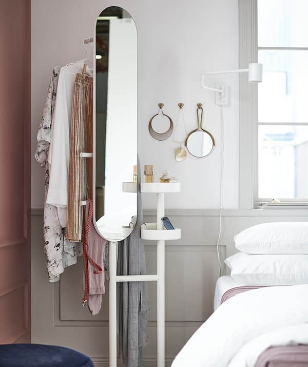 With IKEA LIERSKOGEN valet stand you can keep everything you need to get dressed quickly the next morning.