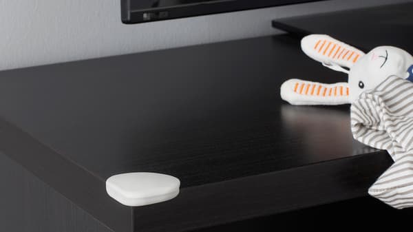 With PATRULL corner bumpers you can easily reduce the risk of your child getting hurt on the sharp corners of tables and cabinets.