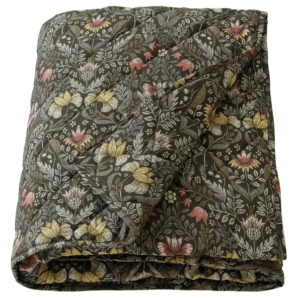 KÄRRDUNÖRT comforter: dark, earthy floral design; rectangular; soft, organic materials.