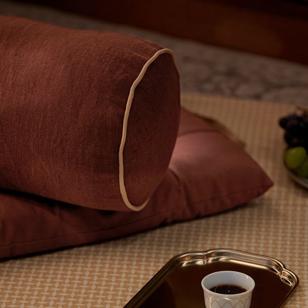 GOKVÄLLÅ وسادة, شكل اسطواني/بني, 55 سم