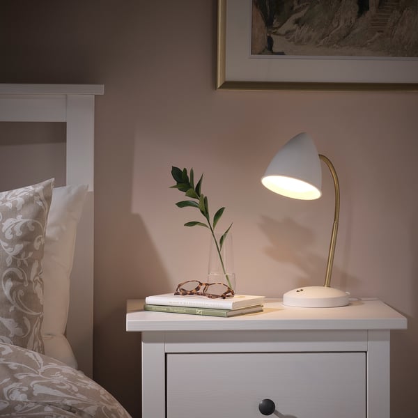 ISNÅLEN مصباح عمل LED, أبيض/لون نحاسي